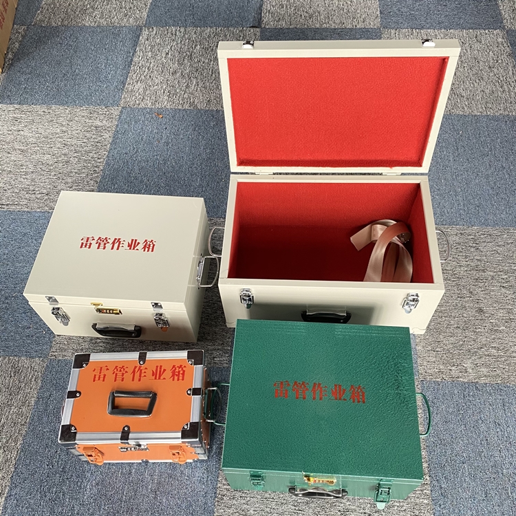 辉南爆破工程作业箱如何选择？玻璃钢与传统材质的全面对比